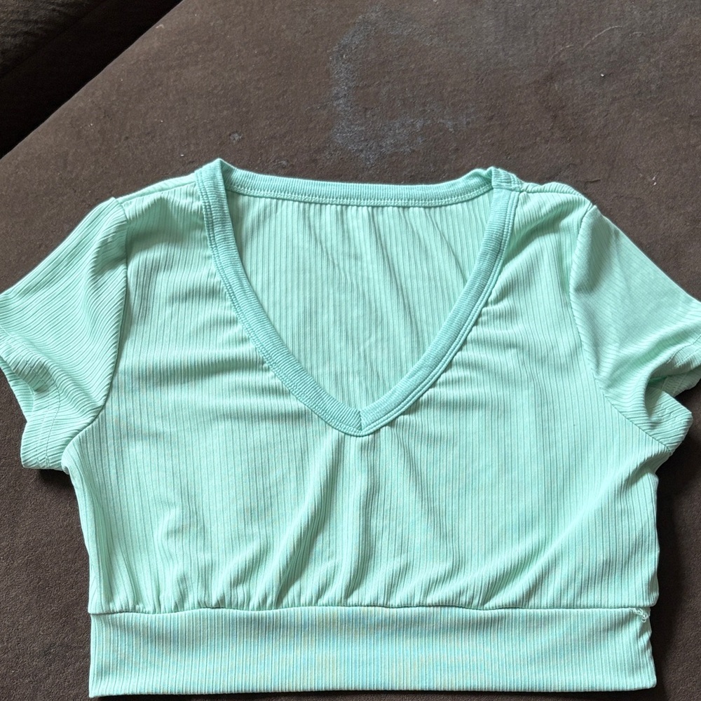 SHEIN Light Green Ribbed V-Neck Crop Top